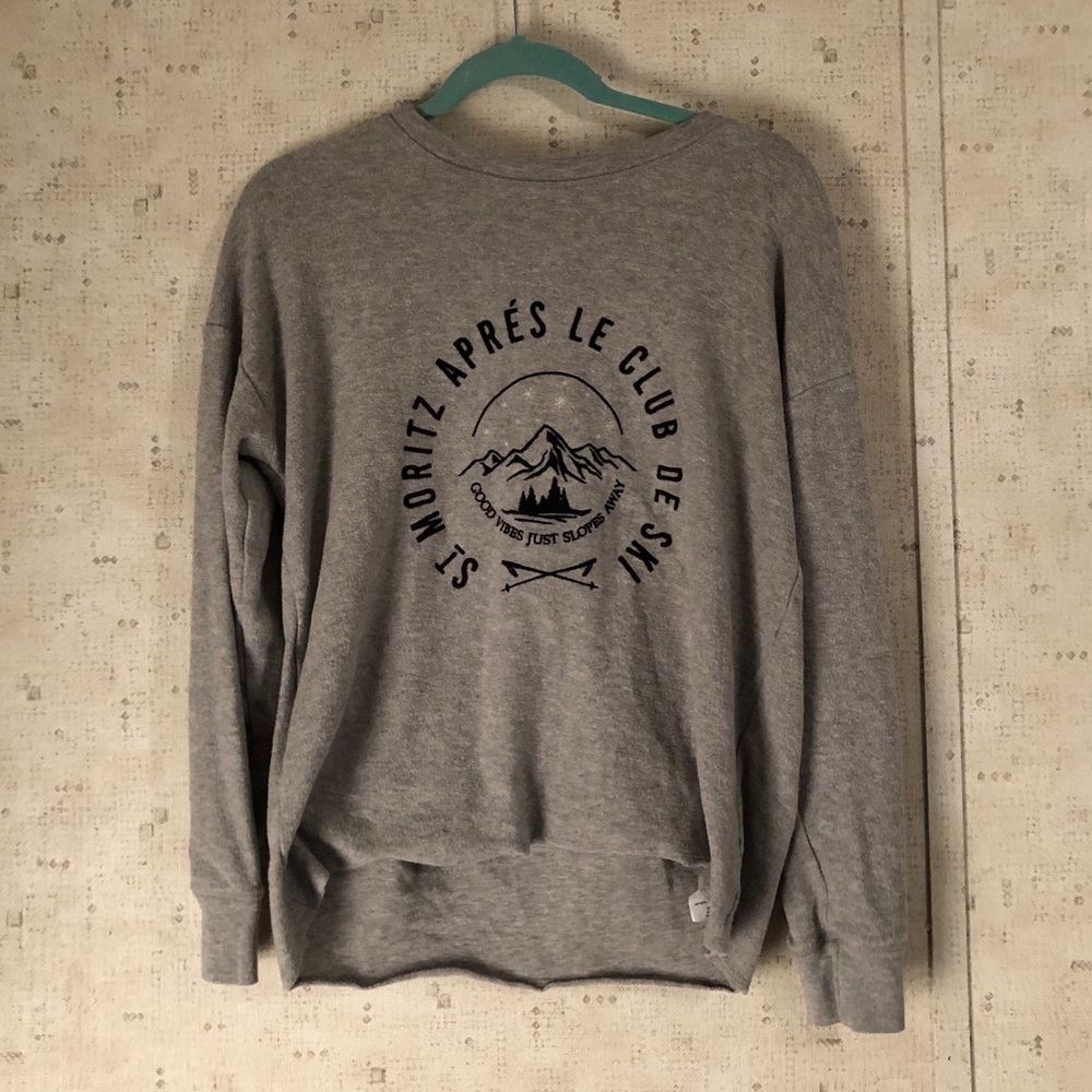 American eagle graphic sweater